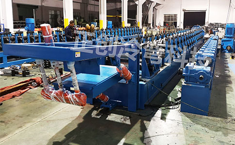 車(chē)廂板冷彎成型設(shè)備好在哪里